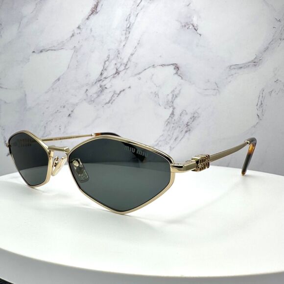 New MIU MIU Sunglasses - Picture 14 of 16